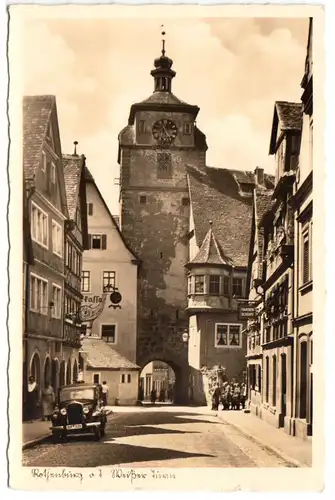 AK, Rothenburg o.T., Straßenpartie belebt mit Weißem Turm, 1937