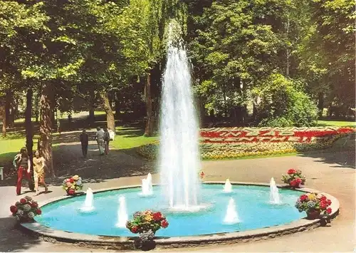 AK, Bad Mergentheim, Springbrunnen im Kurpark, 1977