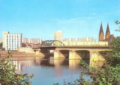 AK, Frankfurt Oder, Blick zur Brücke der Freundschaft von Polen aus, 1980