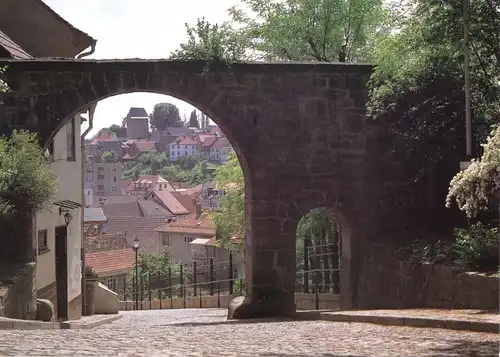 AK, Stadtroda Thür., Blick durchs Rote Tor auf die Altstadt, um 1998