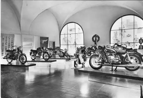 AK, Augustusburg, Zweitakt-Motorrad-Museum, Großer Saal, 1974