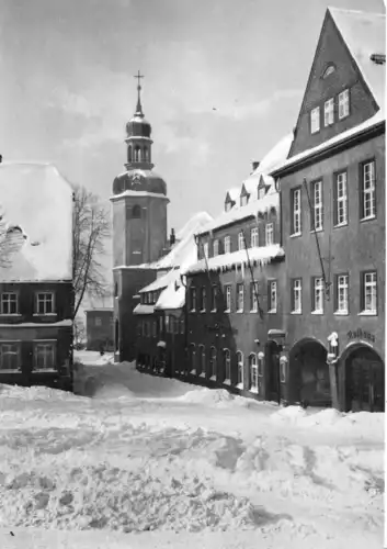 AK, Wolkenstein, winterl. Straßenpartie mit Rathaus und Kirche, 1962