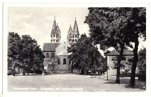 AK, Halberstadt, Domplatz mit Liebfrauenkirche, 1961