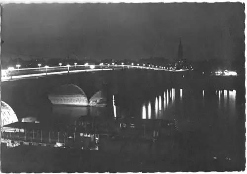 AK, Dresden, Georgi-Dimitroff-Brücke, Nachtansicht, 1958