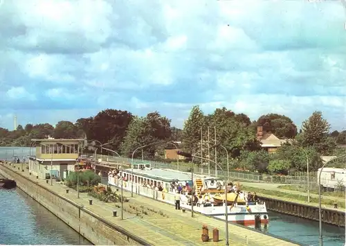 AK, Brandenburg Havel, Krakauer Schleuse mit MS "Cecilienhof", 1985