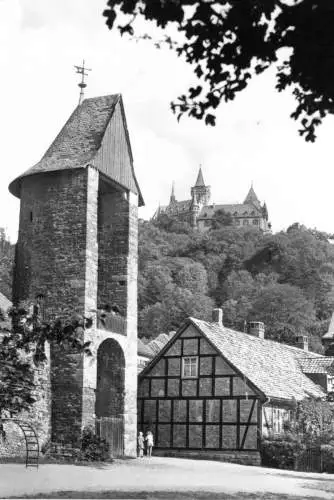 AK, Wernigerode Harz, Stadtmauer am Vorwerk und Schloß, 1975