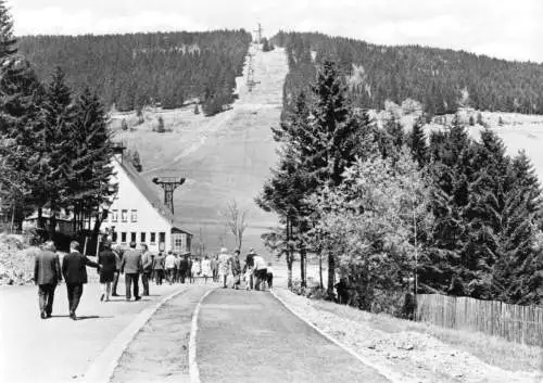 AK, Oberwiesenthal Erzgeb., Talstation der Drahtseilbahn zum Fichtelberg, 1975