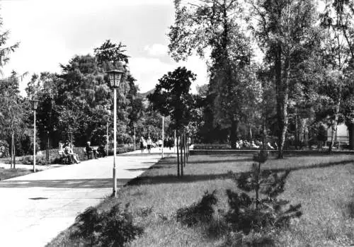 AK, Friedrichroda Thür. Wald, Neue Kuranlagen am Perthes-Weg, 1982