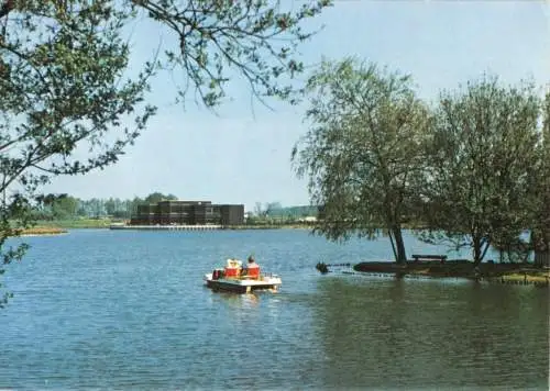 AK, Hankensbüttel, Isenhagener See mit "Haus des Gastes", 1982