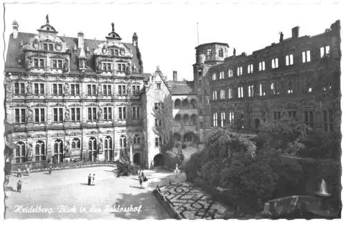 AK, Heidelberg, Heidelberger Schloß, Blick in den Schloßhof, um 1961