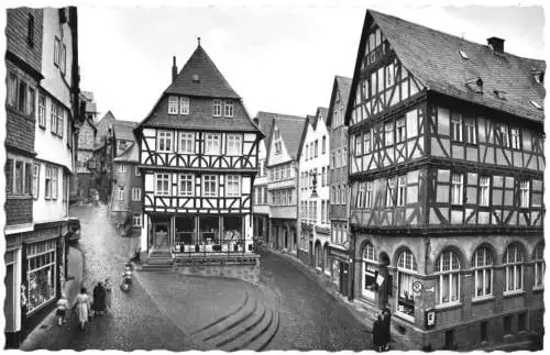 AK, Wetzlar Lahn, Eisenmarkt mit Wertherhaus und Alte Münz, um 1960