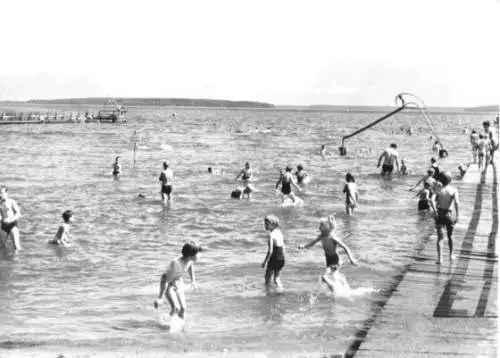 AK, Plau Meckl., Strandbad am Plauer See, belebt, 1970