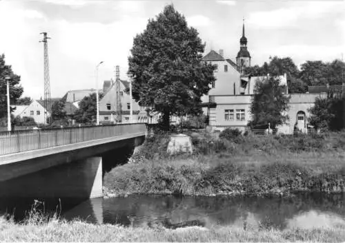 AK, Elsterwerda Kr. Bad Liebenwerda, Elsterpartie mit Brücke und Kirche, 1982