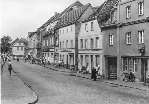 AK, Belzig, Str. der Einheit, belebt, 1983