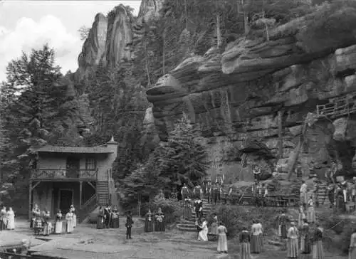 AK, Kurort Rathen Sächsische Schweiz, Felsenbühne Rathen, belebt, 1965