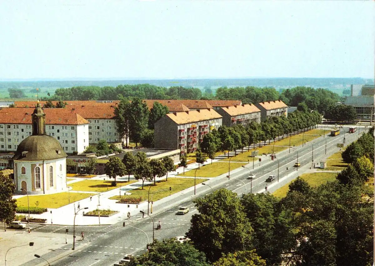 AK, Schwedt Oder, Blick in die Leninallee, 1989