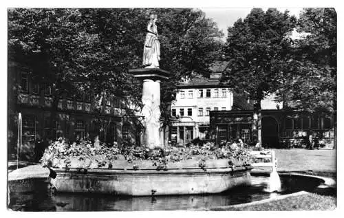 AK, Schleusingen Thür., Marktbrunnen, 1955