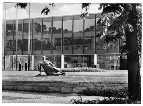 AK, Stuttgart, Landtag und Liegende, um 1963