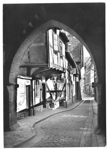 AK, Hildesheim, Blick durch die Gassen am Kehrwiederturm, 1969