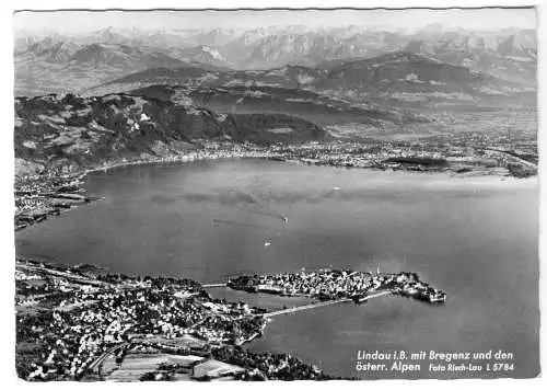 AK, Bodensee, Luftbildtotale mit Lindau, Bregenz und den österr. Alpen, 1962