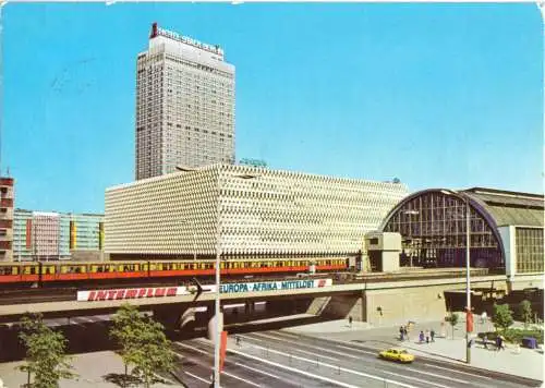 AK, Berlin Mitte, S-Bahnhof Alexanderplatz, Warenhaus und Interhotel, 1987