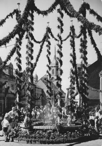 AK, Roßwein?, Platz mit Volksfest, Echtfoto, Handabzug, 1970er