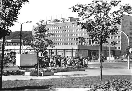 AK, Gera, Blick zum Interhotel, belebt, 1981