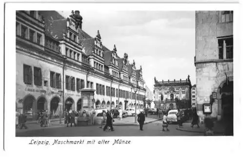 AK, Leipzig, Naschmarkt mit Alter Münze, belebt, 1955