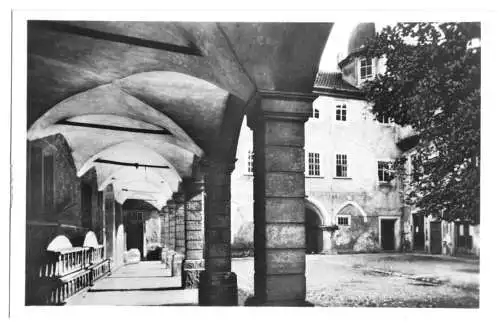 Ansichtskarte, Waltershausen Thür., Schloß Tenneberg, Schloßhof, 1955