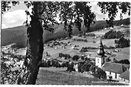 AK, Warmensteinach Fichtelgeb., Teilansicht mit Kirche, 1963