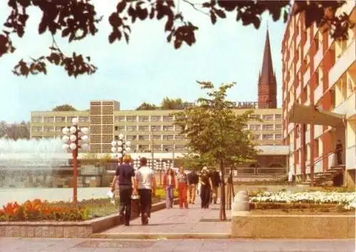 AK, Frankfurt Oder, Karl-Marx-Straße, belebt, 1981