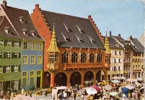 AK, Freiburg Schwarzwald, Markt, hist. Kaufhaus, 1970