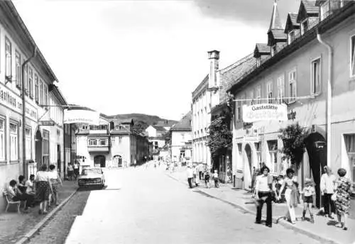 AK, Leutenberg Thür., Straßenpartie mit Gaststätte 1990