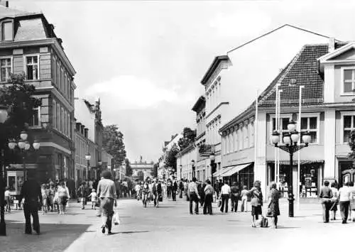 AK, Potsdam, Klement-Gottwald-Str., belebt, 1981