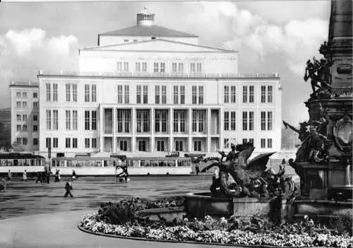 AK, Leipzig, Opernhaus am Karl-Marx-Pl., Straßenbahn