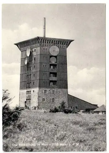 AK, Brocken Harz, Brockenhotel mit kleiner Antenne, 1957