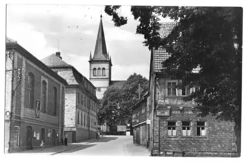 AK, Gehren Kr. Ilmenau, Straßenpartie mit Blick zum Rathaus, 1963