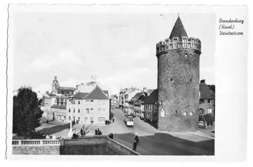 AK, Brandenburg, Straßenpartie am Steintorturm, 1958