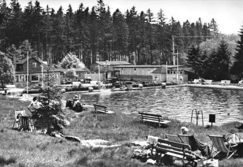 AK, Finsterbergen Thür. Wald, Schwimmbad, belebt, 1975