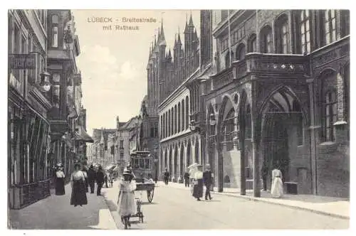 AK, Lübeck, Breite Str. mit Rathaus, belebt, Straßenbahn, um 1910