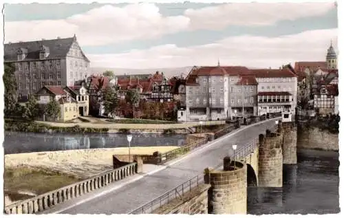 AK, Hann. Münden, Alte Werrabrücke mit Welfenschloß und Kirche, 1957