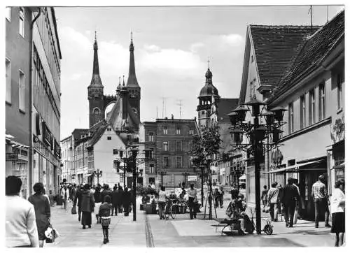 Ansichtskarte, Köthen, Schalaunische Str. mit St. Jakobskirche, belebt, 1982