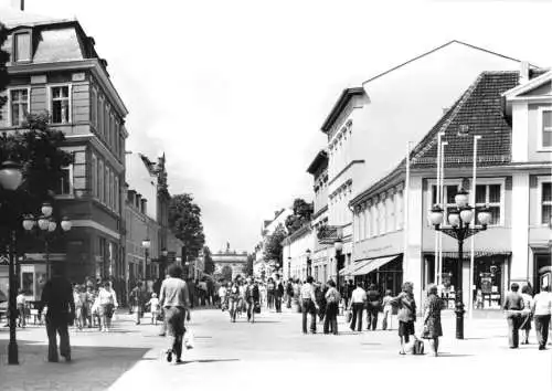 AK, Potsdam, Klement-Gottwald-Str. Ecke Dortustr., belebt, 1981