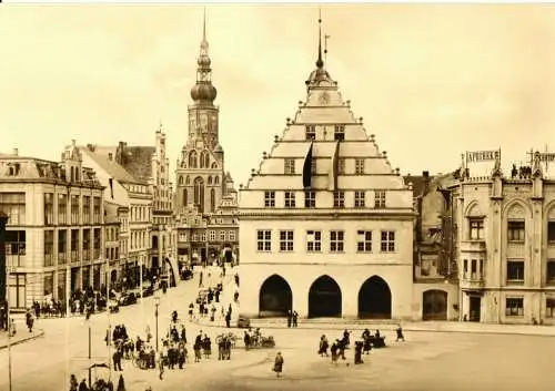 Ansichtskarte, Greifswald, Blick vom Rathaus in Straßenpartie, belebt, 1962