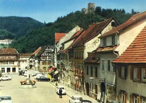 AK, Waldkirch Schwarzwald, Marktplatz mit Kastelburg