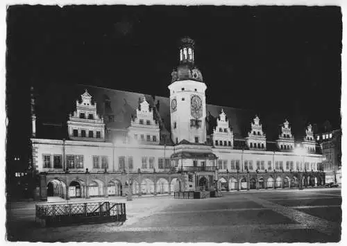 AK, Leipzig, Altes Rathaus, Nachtaufnahme, 1958