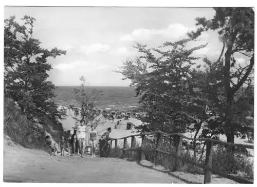 AK, Ückeritz auf Usedom, Weg zum Strand, belebt, 1966