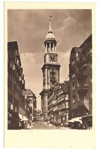 Ansichtskarte, Hamburg, Straßenpartie mit St. Michaelis-Kirche, um 1930