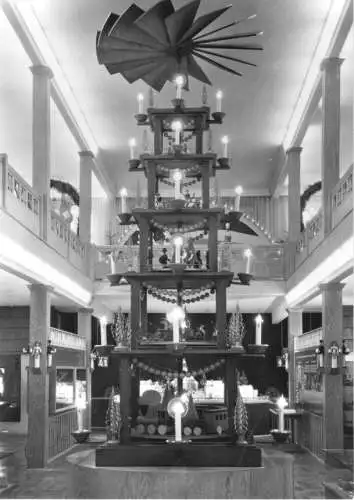 AK, Kurort Seiffen Erzgeb., Große Pyramide im Erzgeb. Spielzeugmuseum, 1974