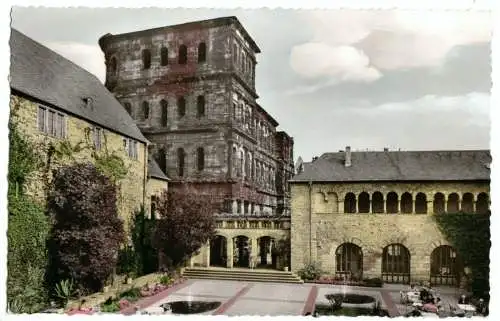 AK, Trier, Porta Nigra - Brunnenhof, 1961